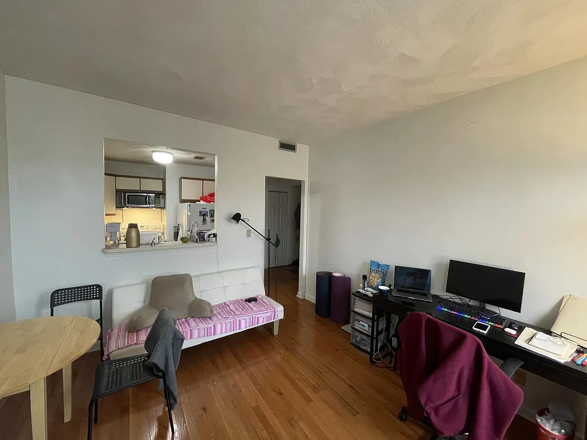 Building Photo - 1427 Commonwealth Ave #11427