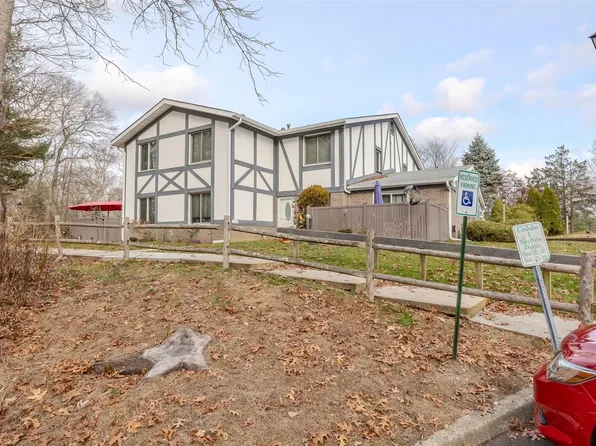 126 Skyline Dr., Coram, NY 11727