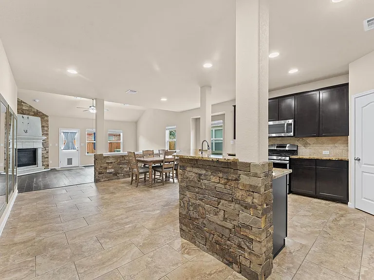 9974 Stone Creek Ln — Photo 11