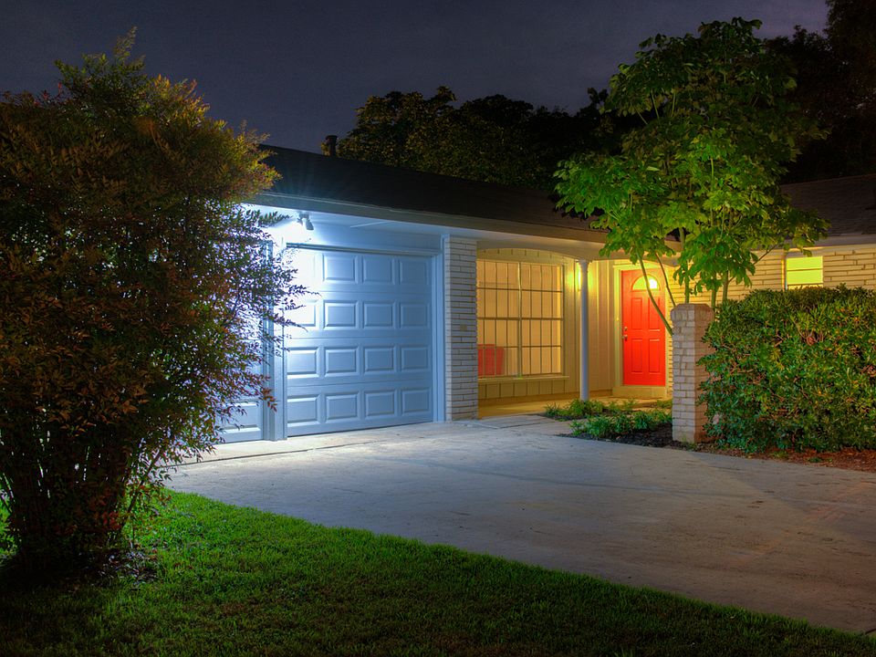 1st image of 3023 Briarfield Dr