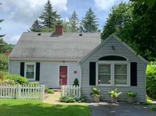 87 Village Ln, Rochester, NY 14610