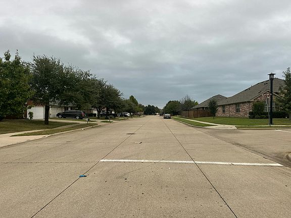 4th image of 1725 Castle Creek Dr