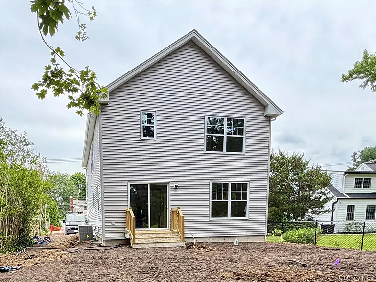102 Pulaski Rd — Photo 25