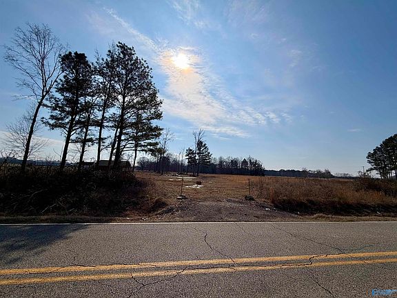 4th image of 20076 Edgewood Rd