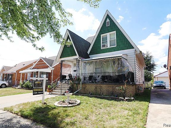 4th image of 6019 Maple St