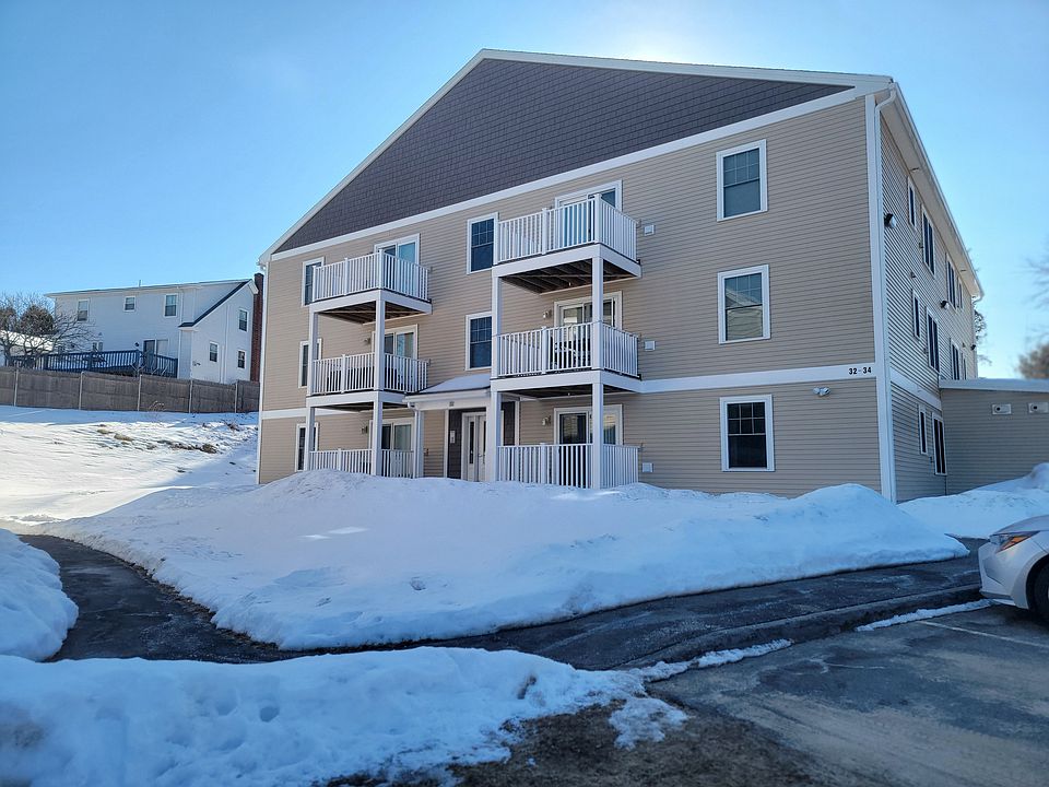 1st image of 32-34 Wellington Ct #202