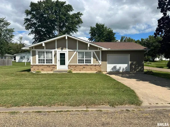 106 E Sycamore Dr, Lewistown, IL 61542
