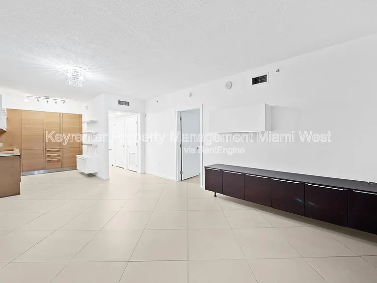 1750 N Bayshore Dr #3312 — Photo 12