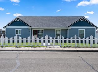 628 Barton Rd, Eagle Point, OR 97524