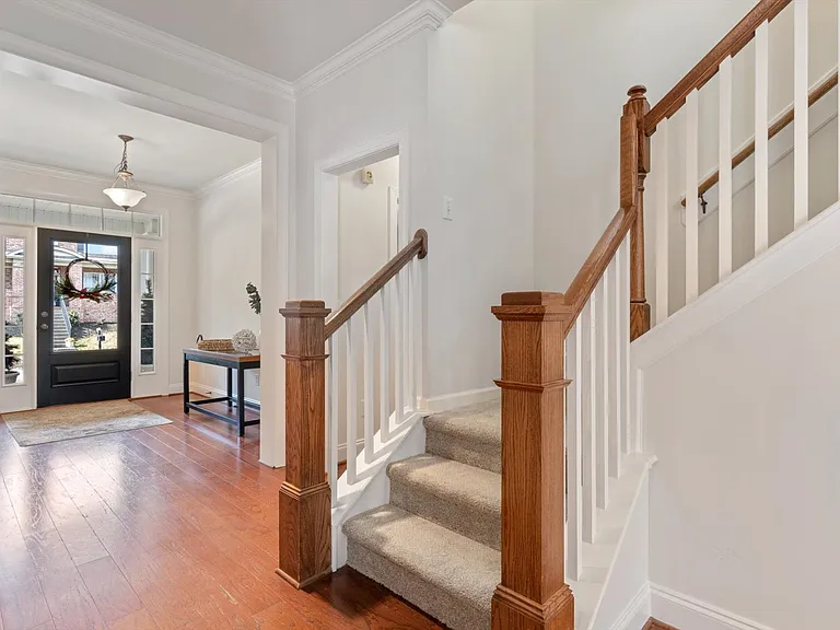 614 Patriot Ln — Photo 8