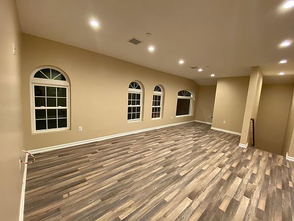 Open Concept Living & Dinning Room Area
