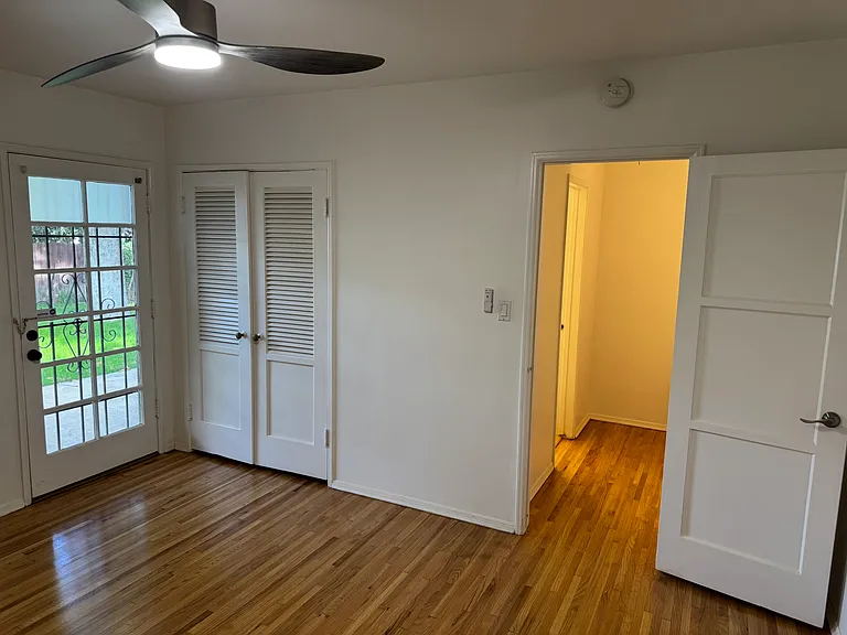 10603 Camarillo St — Photo 14