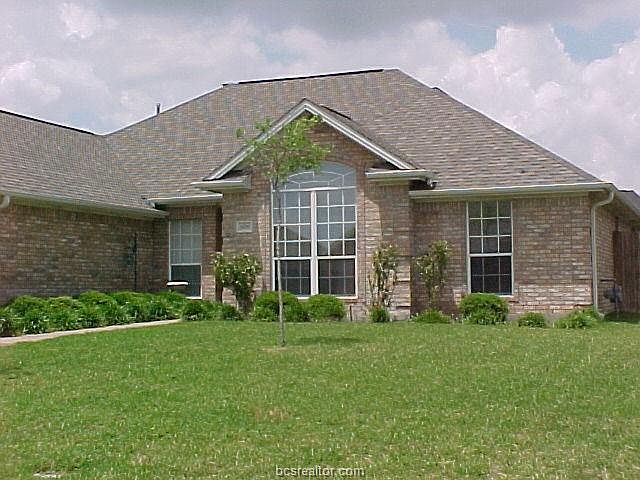 2nd image of 609 Brussels Dr