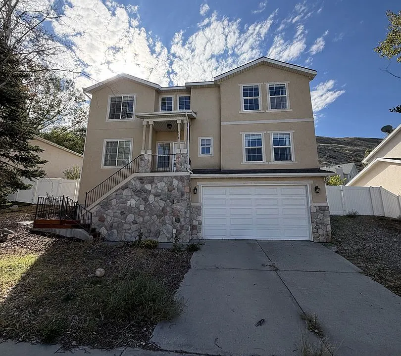 438 E Parowan Way