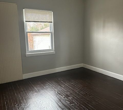 2nd image of 5106 Devonshire Rd