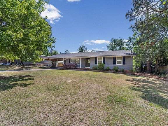 2nd image of 628 Hampton Cir