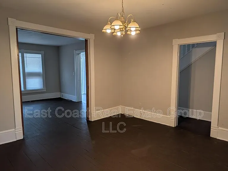 304 1/2 W Martin St — Photo 14