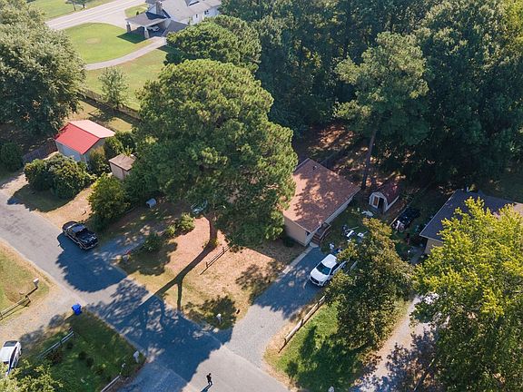 5th image of 107 Watermans Ct