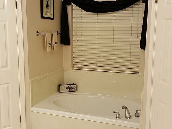 4th image of 5301 Lantana Ln