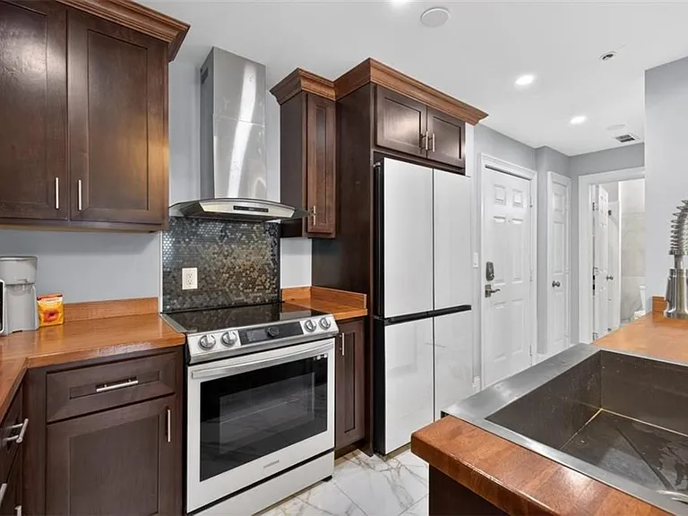 1075 Peachtree Walk NE #A512 — Photo 11