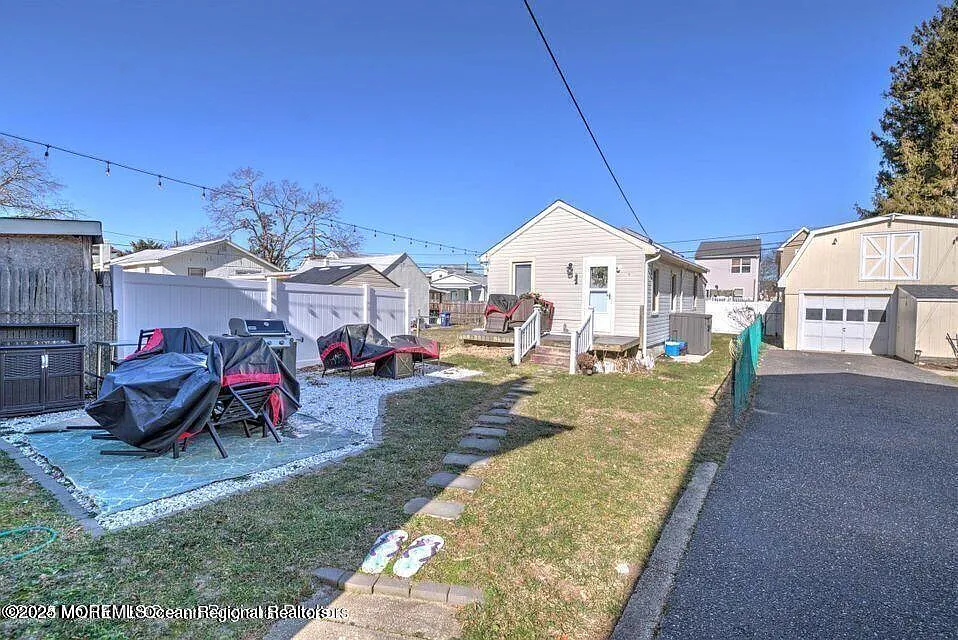 Building Photo - 604 1/2 12th Ave #BACK HOUSE