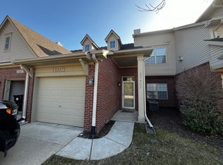 23867 Greenwood Dr, Flat Rock, MI 48134