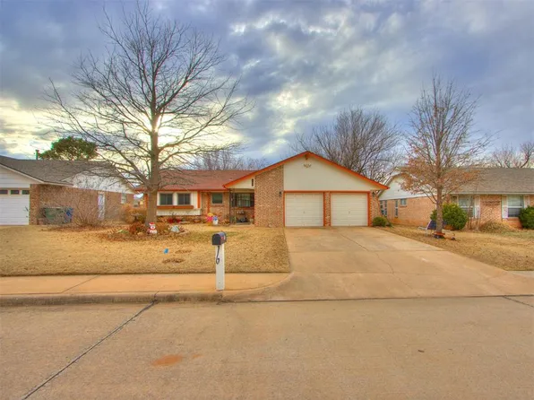 609 Howard Ct, Edmond, OK 73003