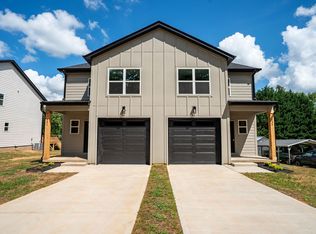 525 S Brady Ave, Newton, NC 28658
