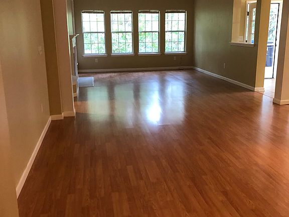 Spacious Great Room!!