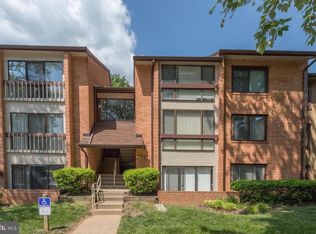 10216 Bushman Dr APT 211, Oakton, VA 22124