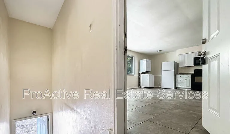 312 Ashlawn Dr #3 — Photo 3