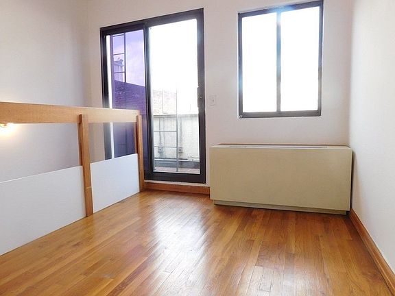4th image of 455 W 46th St APT 5D