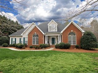 413 Hunters Pointe Dr, Indian Trail, NC 28079