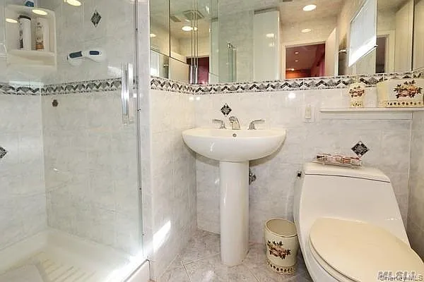 46 Marian Ln — Photo 17