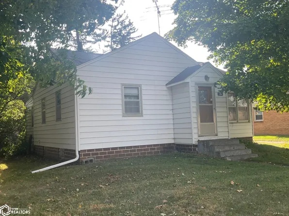 1304 River St, Iowa Falls, IA 50126