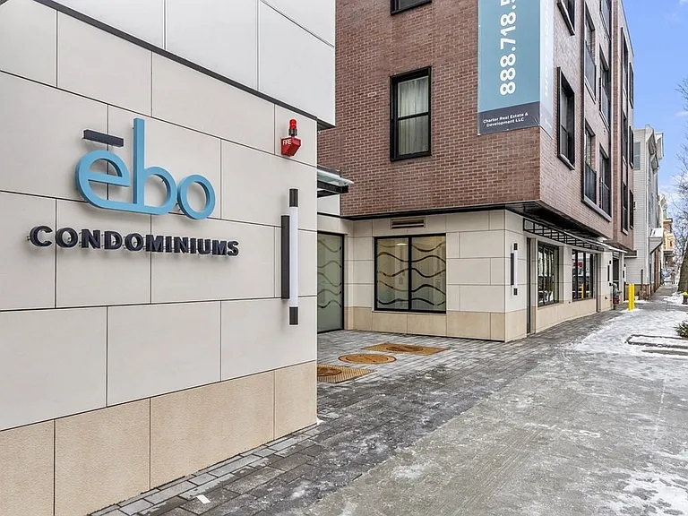 205 Maverick St #201 — Photo 4