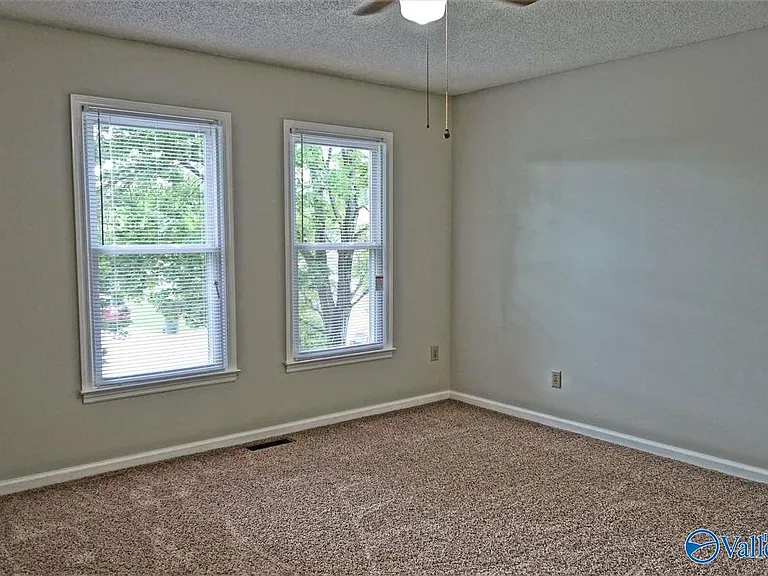 106 Crescent Cir — Photo 9