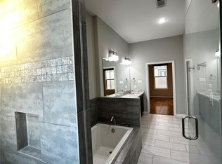 1621 Shearn St #A, Houston, TX 77007