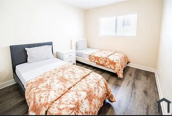 5 bed, 1150 sqft, $4,600 — Photo 3