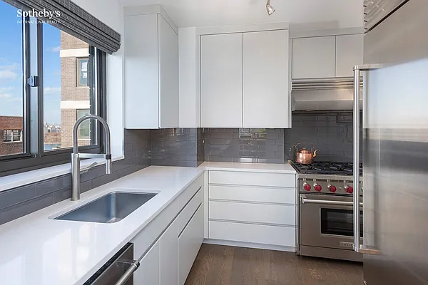 Sold by Sotheby's International Realty | media 26