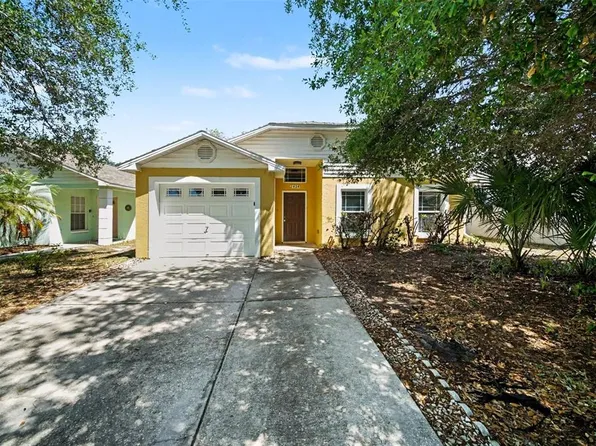 2424 Camden Oaks Pl, Valrico, FL 33594