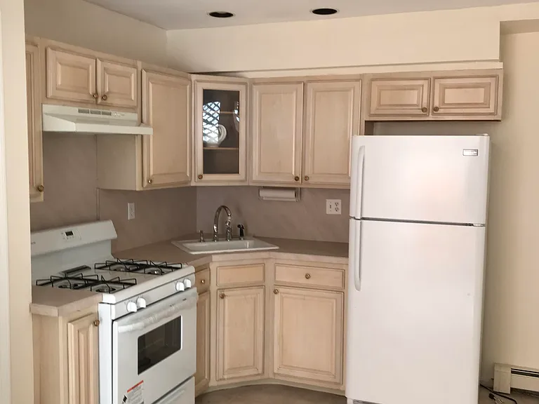 67 Robinson Ave — Photo 12