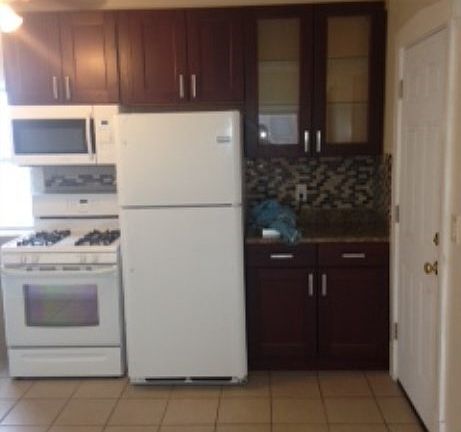 2nd image of 5508 W Congress Pkwy