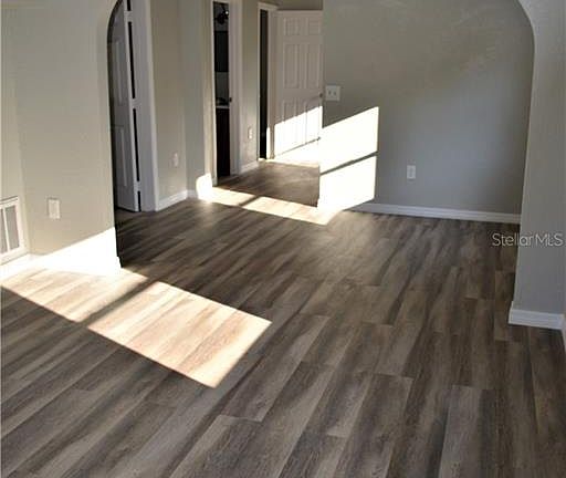 5th image of 802 E Okaloosa Ave