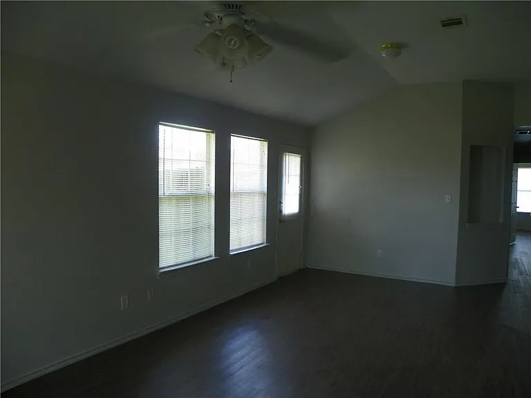 2221 Creekside Ln #A — Photo 2