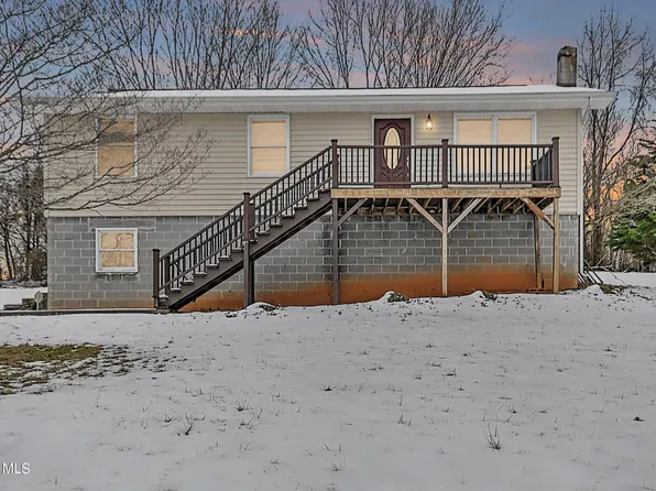 702 Willow Springs Rd, Elizabethton, TN 37643