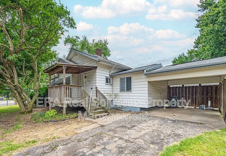 2028 W Galbraith Rd — Photo 4