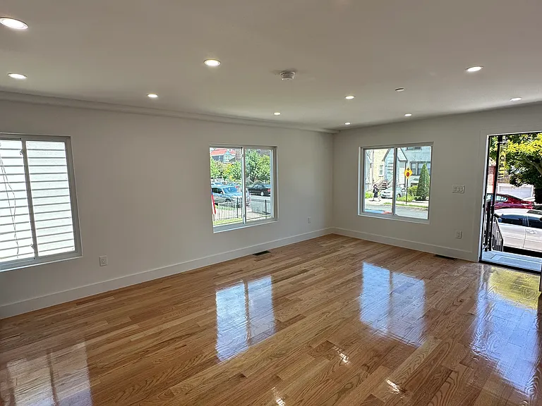 2219 Seymour Ave #1 — Photo 2