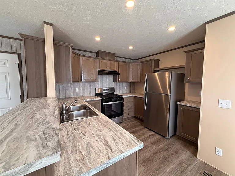 Westbridge Manor — Photo 17