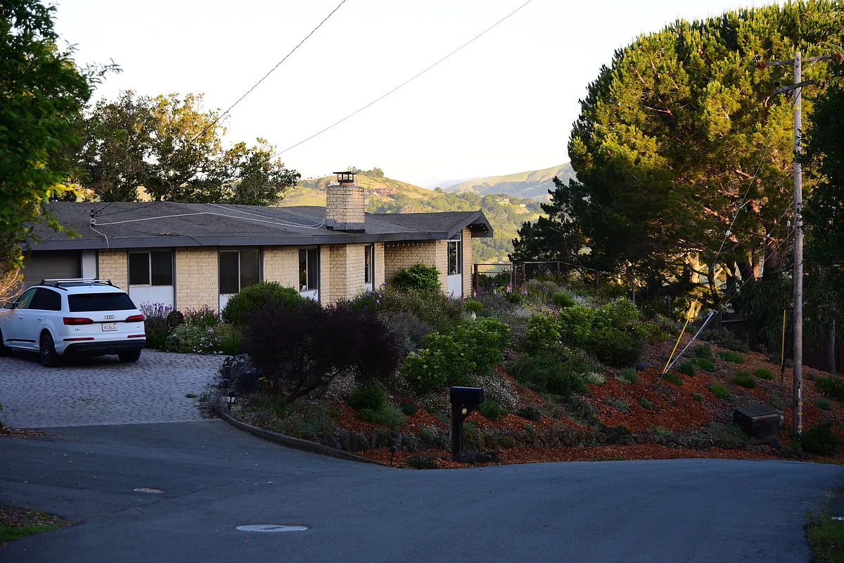 Building Photo - Fawn Dr